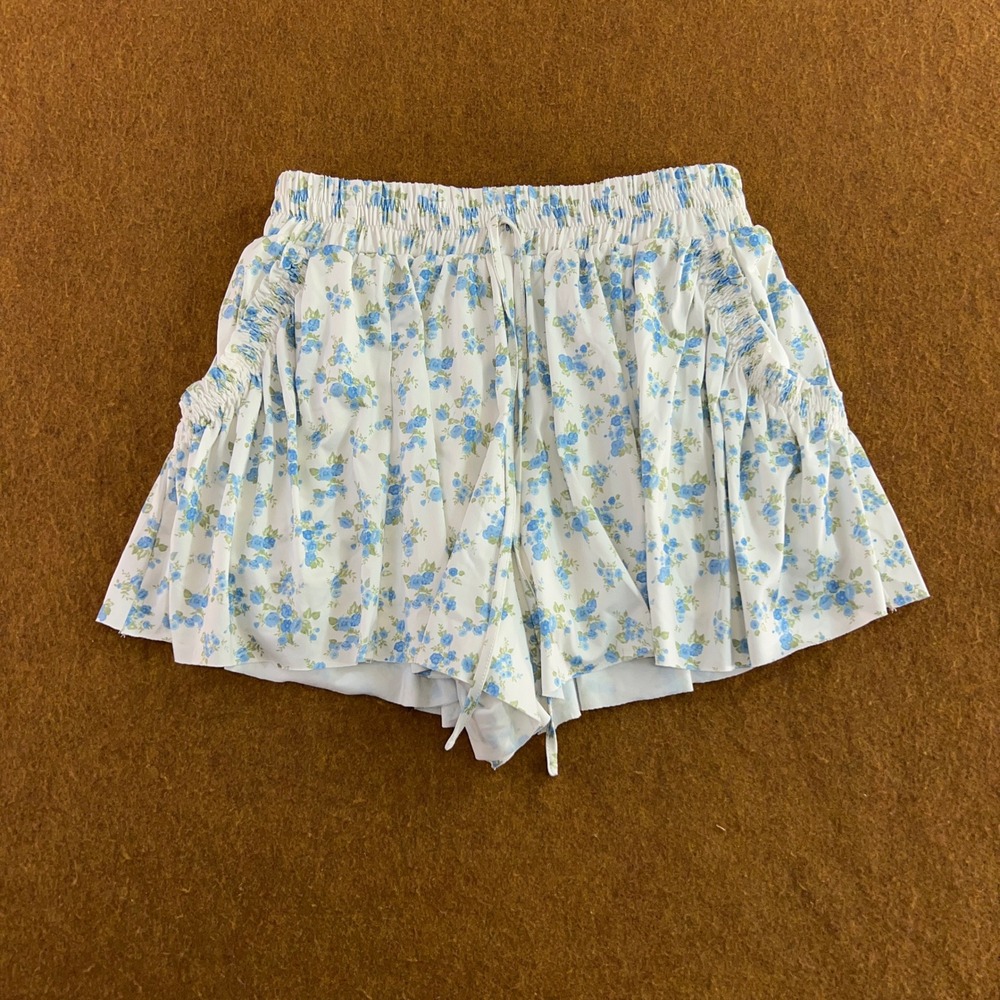 Peach Love Womens Small White Blue Floral Ruffle Smocked Skort New